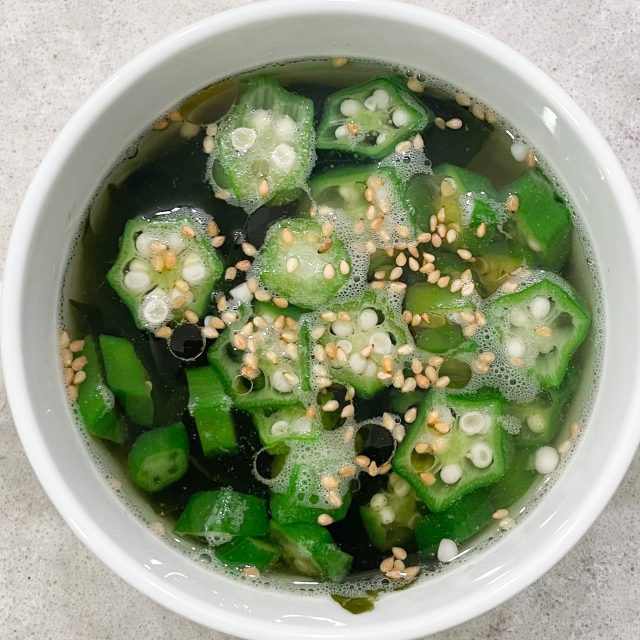 オクラとワカメのワンカップスープ