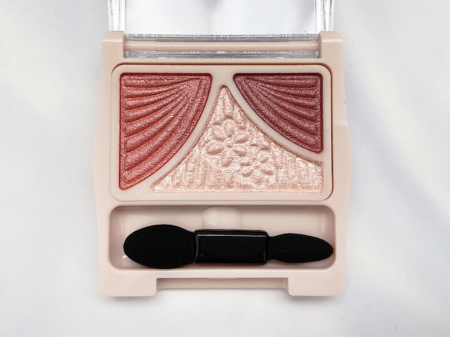 キャンメイクの「ジューシーピュアアイズ」