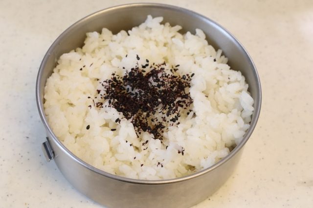 ゆかり黒ごまごはん