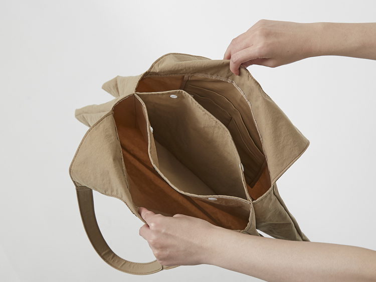 MAISON CANVVAS/3部屋のトートバッグ