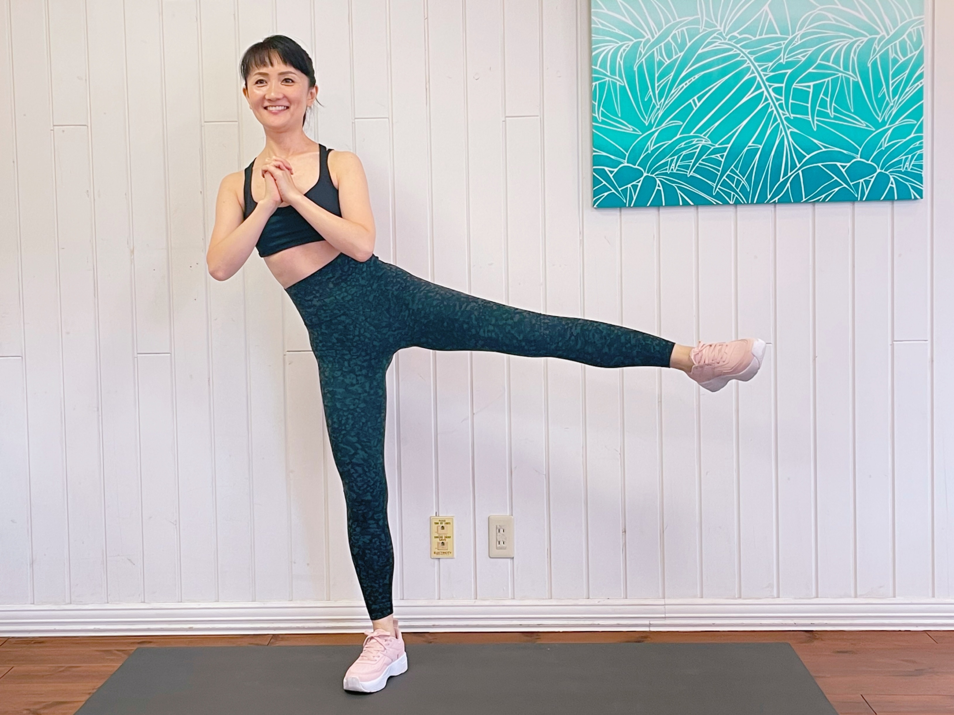 スキマ時間に簡単！30秒で垂れ尻解消「美ヒップトレーニング」