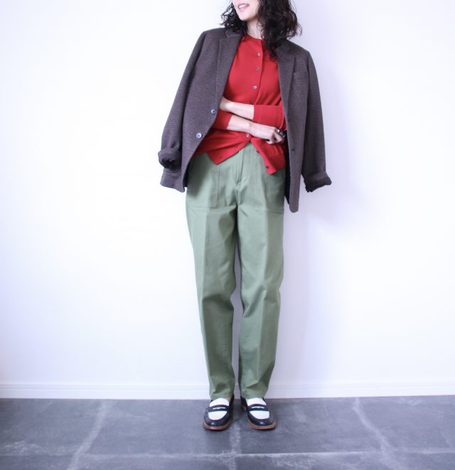 UNIQLOの「赤ニット」着回しコーデ