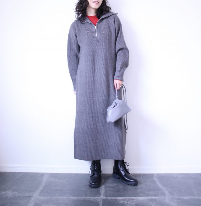 UNIQLOの「赤ニット」着回しコーデ