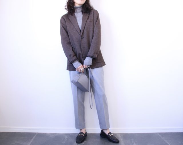 UNIQLO「コンフォート2Bジャケット」コーデ