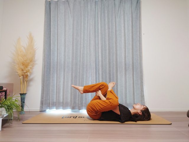 ぎっくり腰を防ぐ「太ももの裏側とお尻のストレッチ」