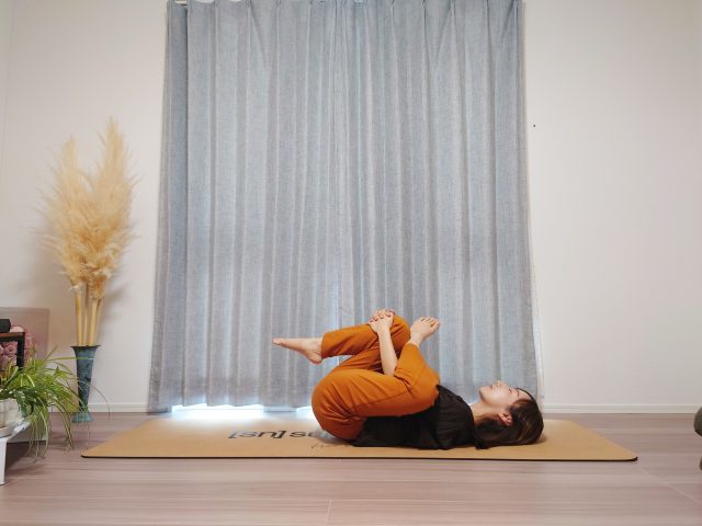 ぎっくり腰を防ぐ「太ももの裏側とお尻のストレッチ」