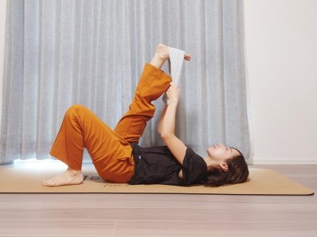 寒い季節は要注意！ぎっくり腰を防ぐ「太ももの裏側とお尻のストレッチ」