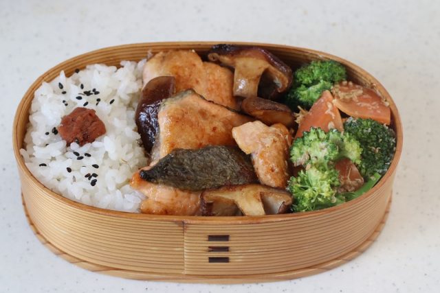 2品弁当の詰め方