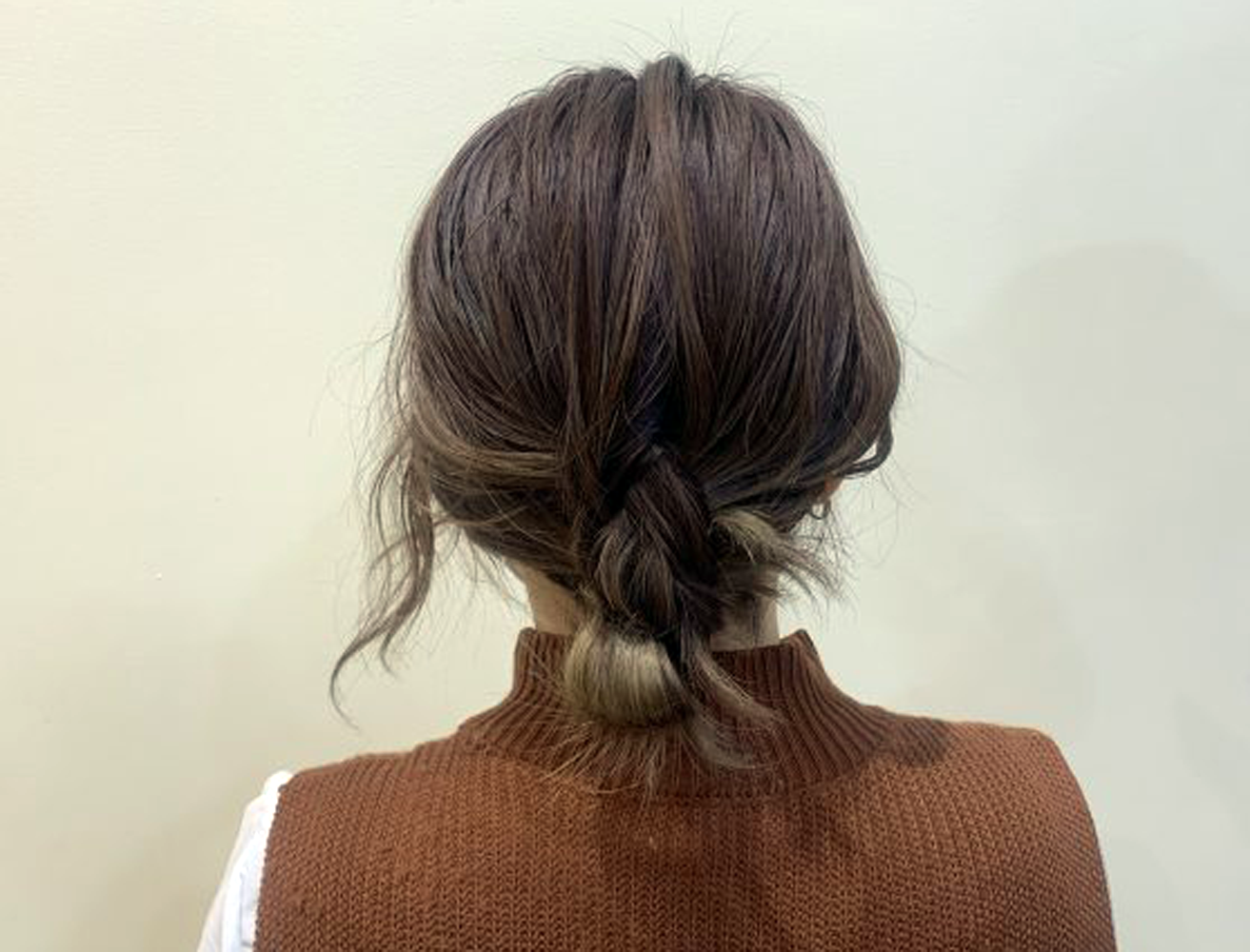 ゴム1本で簡単ヘアアレンジ♪タートルネックの日に◎冬のおすすめまとめ髪