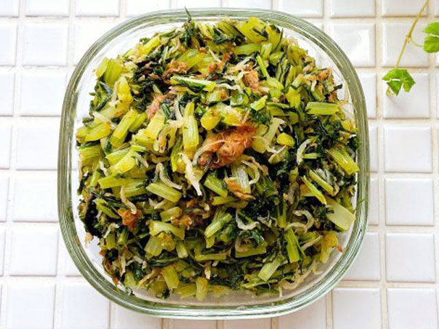おいしく大量消費！フライパンで簡単「水菜ふりかけ」の作り置き