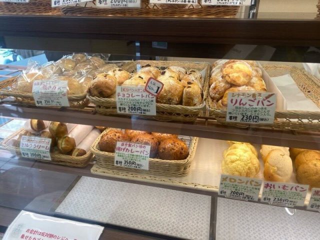 パン屋 新宿 墨繪(すみのえ)パン棚