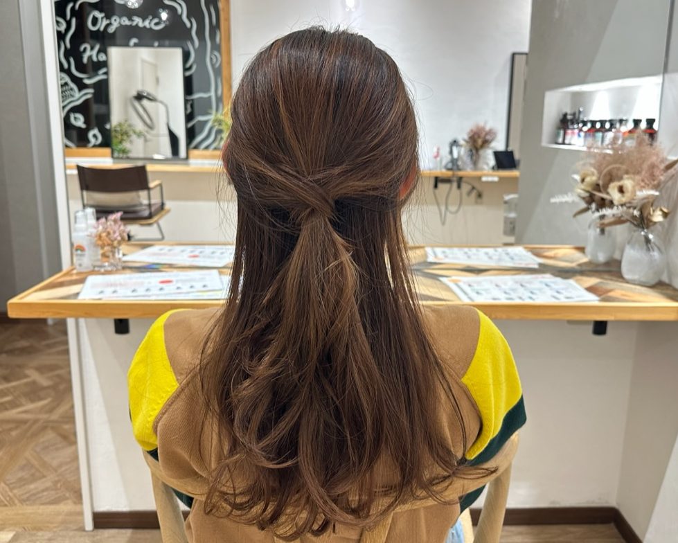 使うのはゴム2本だけ！こなれ感アップ「ハーフアップ」ヘアアレンジ