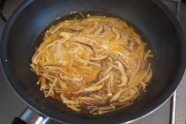 きのこたっぷり♪簡単「卵あんかけ丼」