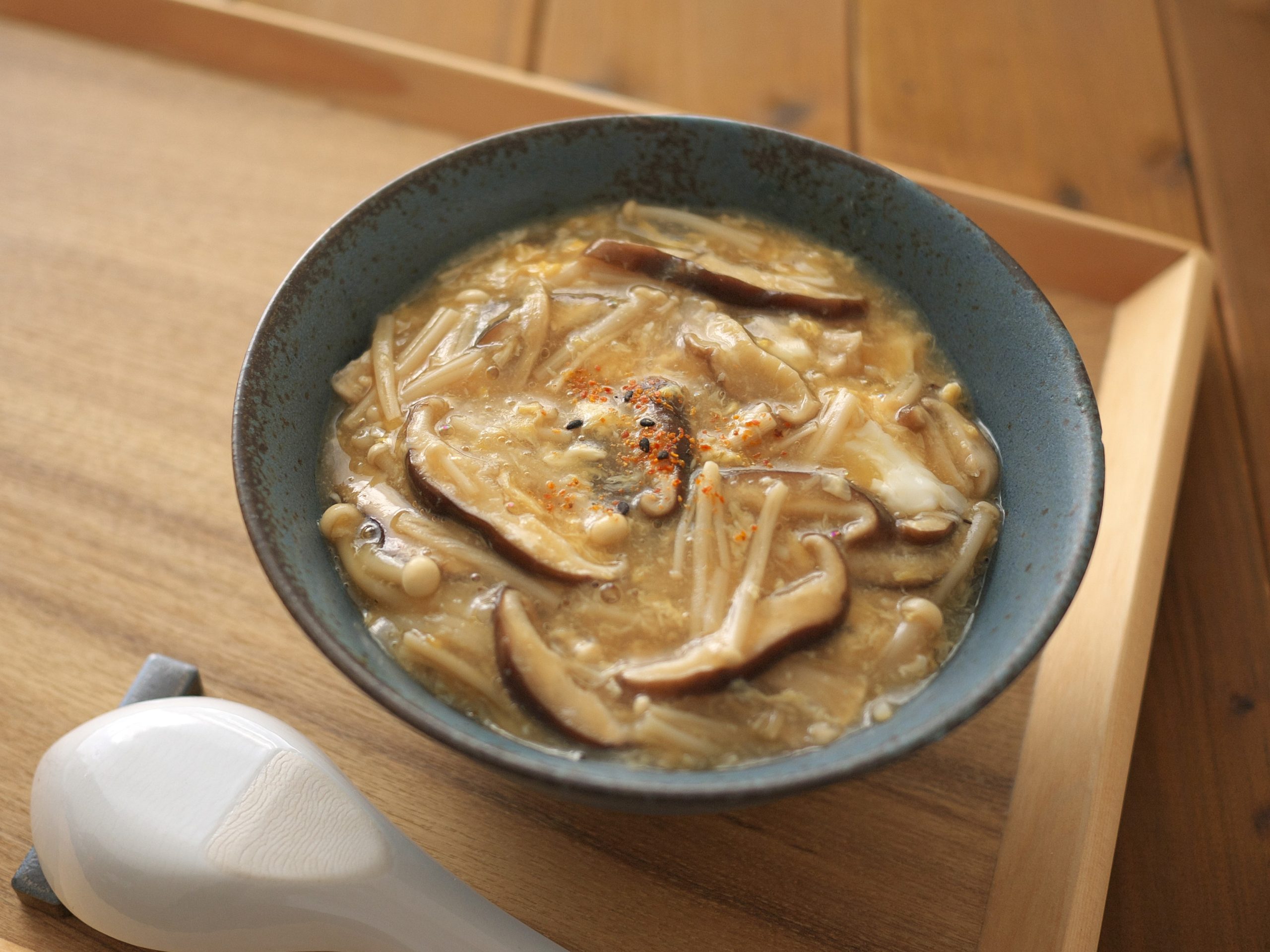 腸内環境を整える！きのこたっぷり♪簡単「卵あんかけ丼」