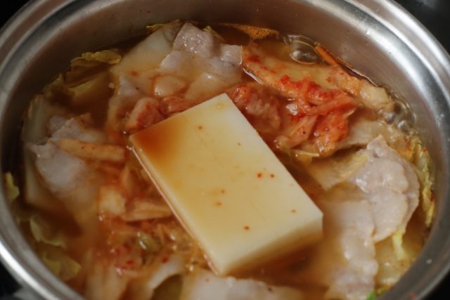 「白菜とお餅の豚キムチ」