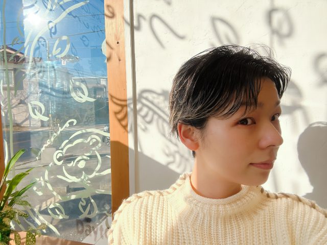後頭部の髪をふんわりさせる方法