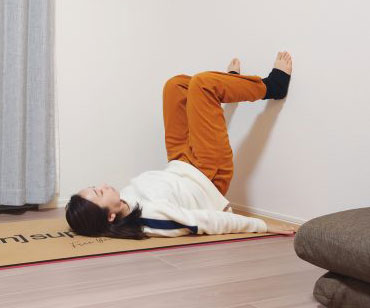 寝たまま簡単！壁を使った「ヒップアップトレーニング」