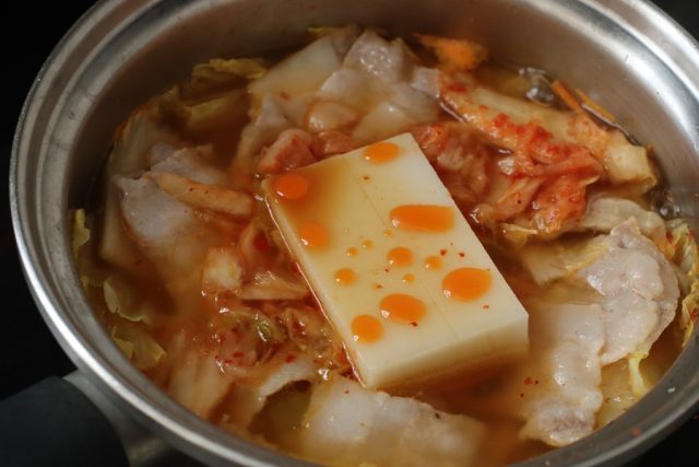 「白菜とお餅の豚キムチ」