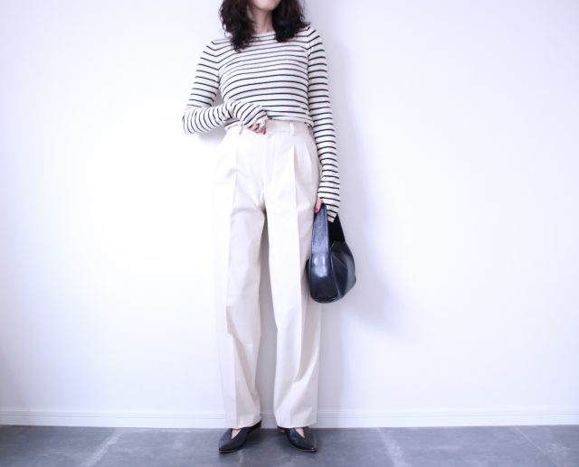 UNIQLOタックワイドパンツ