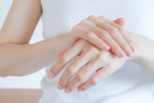 手荒れを防ぎ、ふっくら美しい手元に！エステティシャン直伝「冬の極上ハンドケア」