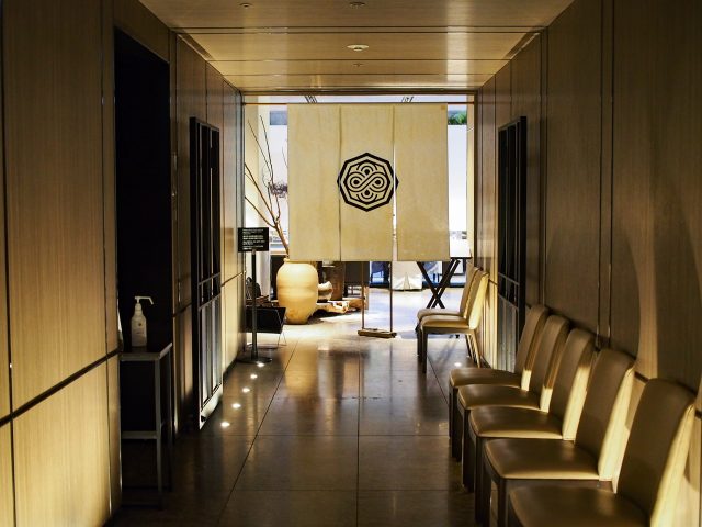 「現代里山料理 ZEN HOUSE」入口