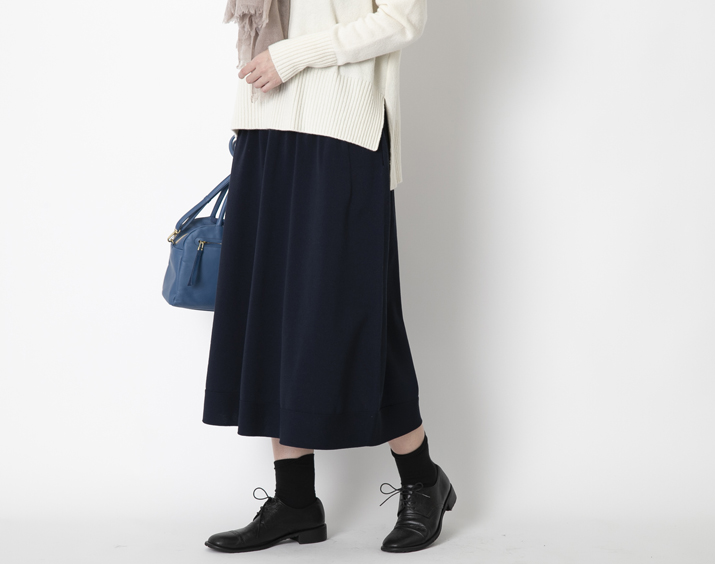 洋服と腹巻が一体化！お腹を冷やさない「226 のびるニットロングスカート」