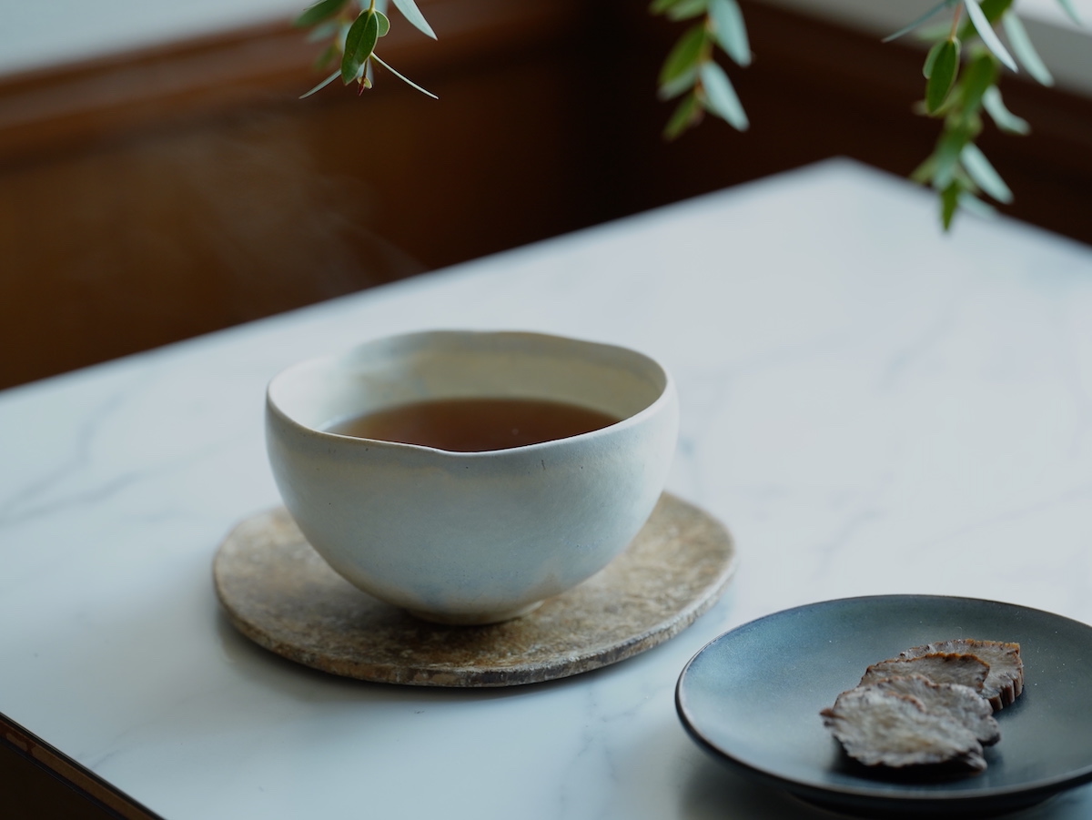 香ばしい目覚めの一杯。一保堂茶舗の「いり番茶」の魅力