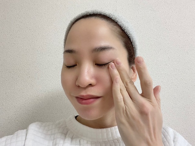 スキンケアにちょい足し！目元ぱっちり「アイマッサージ」