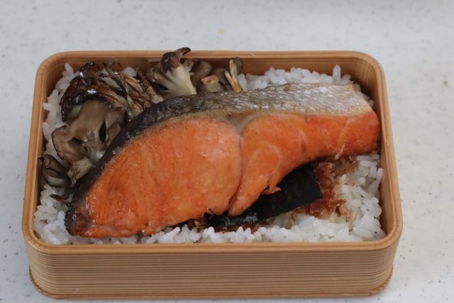 2品弁当の詰め方