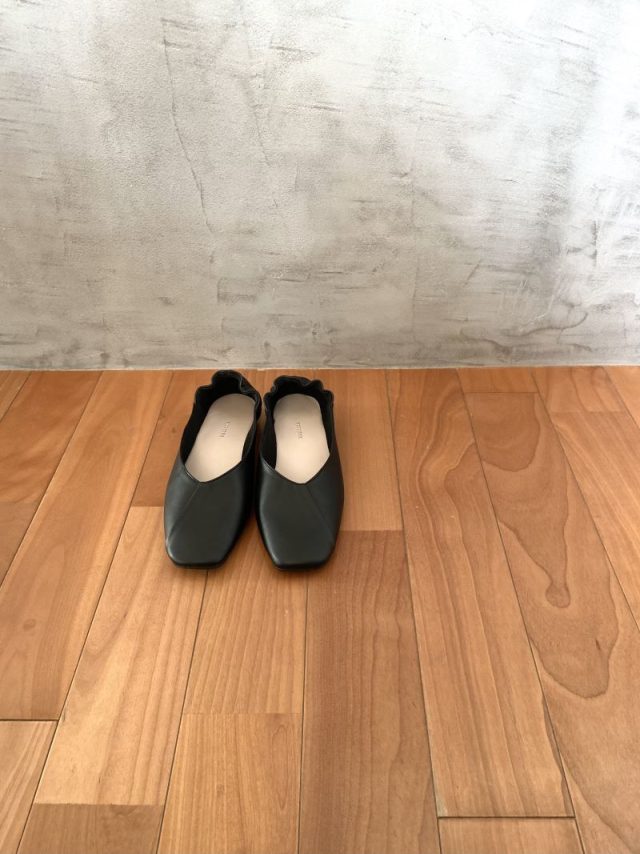 Vカットデザイン スクエアトゥ 携帯スリッパ