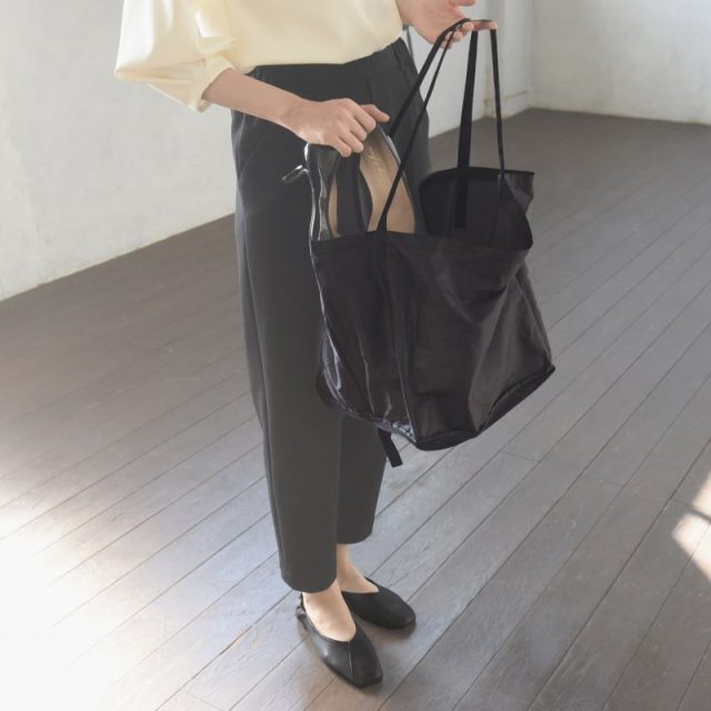 Vカットデザイン スクエアトゥ 携帯スリッパ