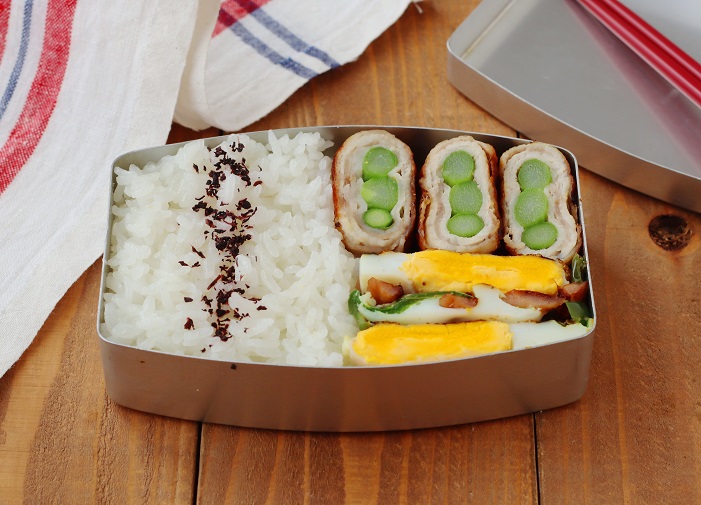 フライパン1つで簡単！「アスパラ肉巻き」「ウインナーとピーマンの巣ごもり卵」2品弁当