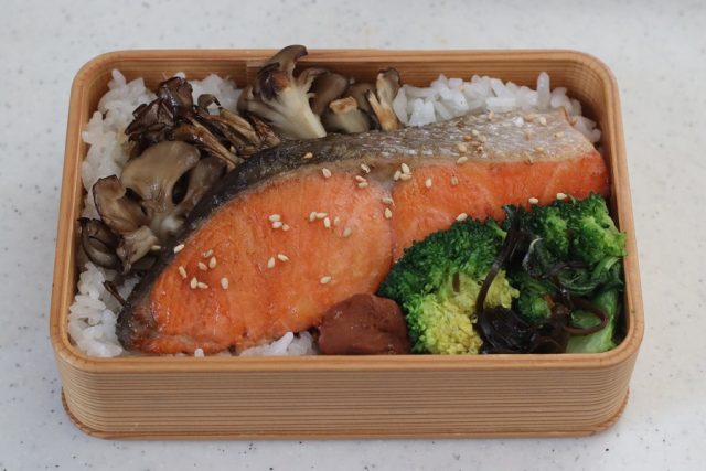 2品弁当の詰め方