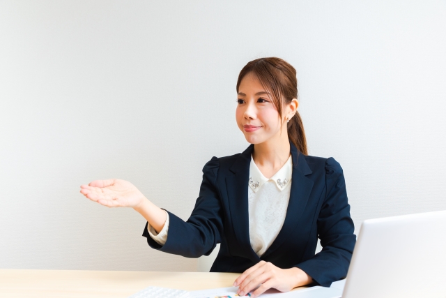 説明する人