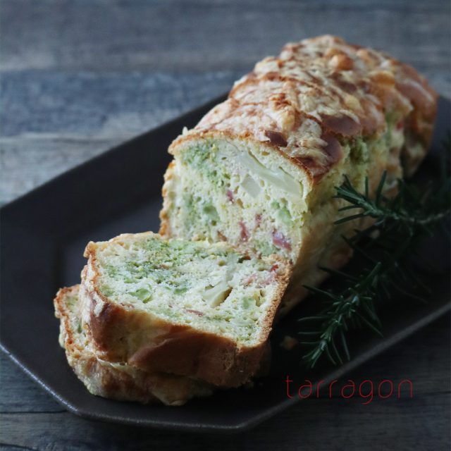 ブロッコリーとベーコンのケークサレ