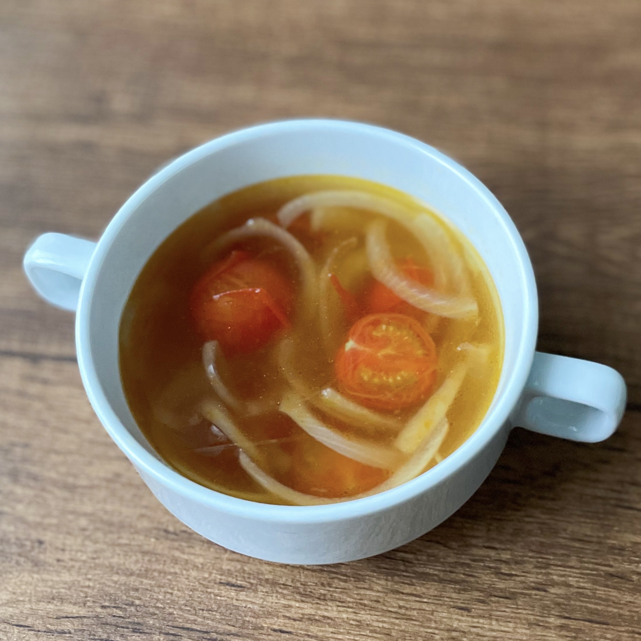 春も温活！簡単「プチトマトと新玉ねぎの中華風スープ」