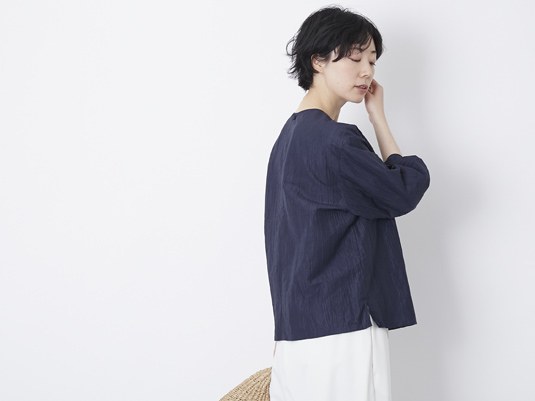 Kilka/2WAYシャーリングブラウス