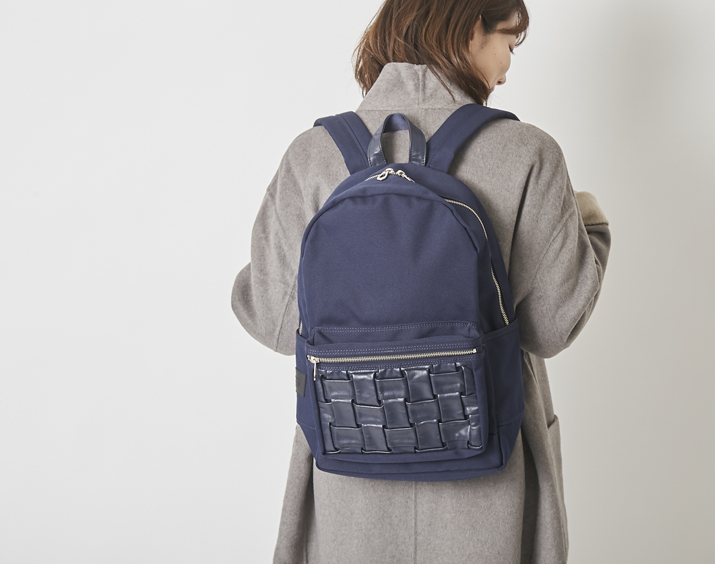 丈夫で機能的！通勤コーデにも合う大人リュック「CARRYNEST バックパック」