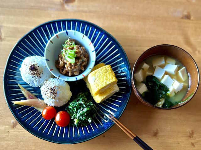 朝食、お味噌汁