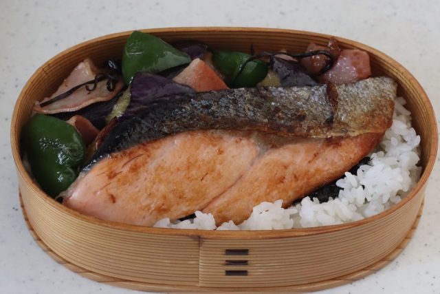 お弁当の詰め方