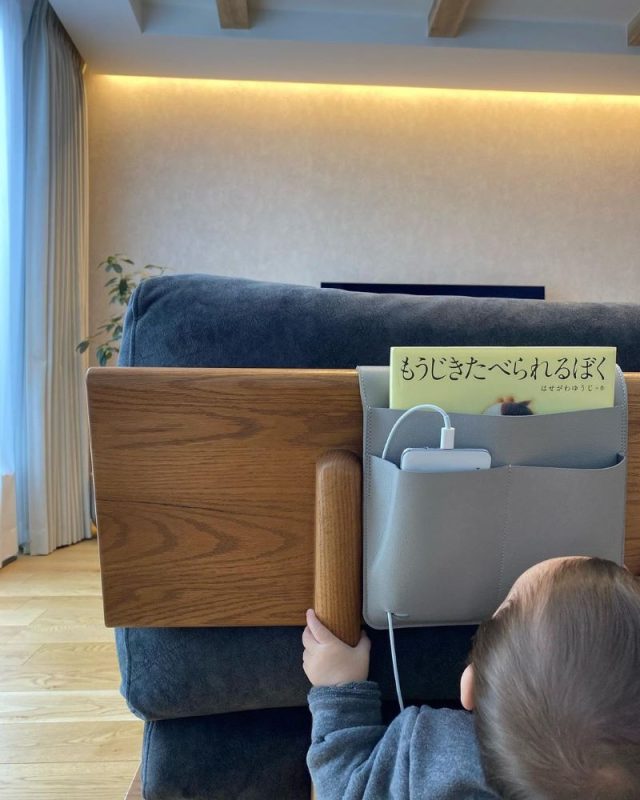 フェイクレザーサイドポケット収納