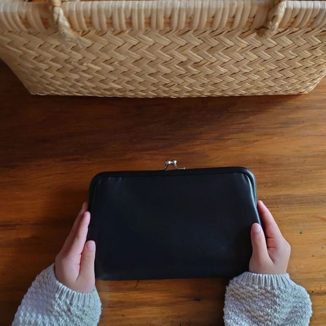 Agreable(アグレーブル)の「本革ラムレザー がま口貴重品ケース」