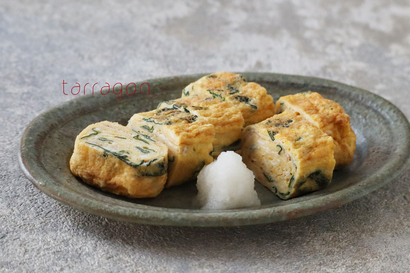 材料少しで彩りアップ！簡単「わかめだし巻き卵」