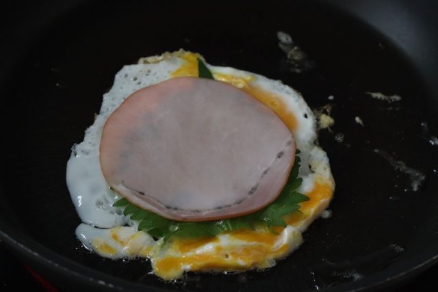 大葉とハムのスピード卵焼き