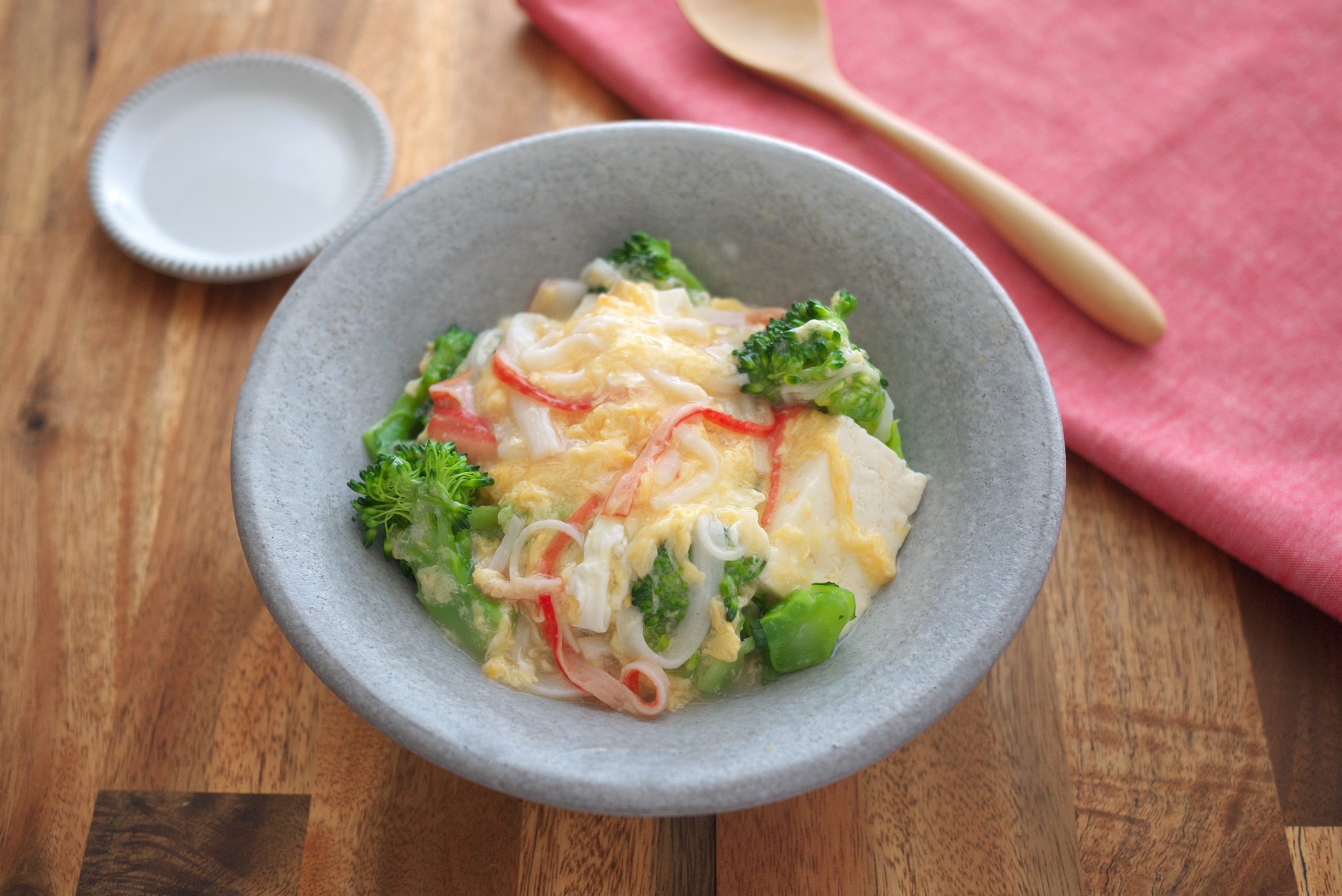 高たんぱく低脂質！レンジで簡単「ブロッコリーのかに玉あん」