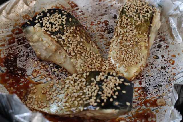 塩鯖のごま衣