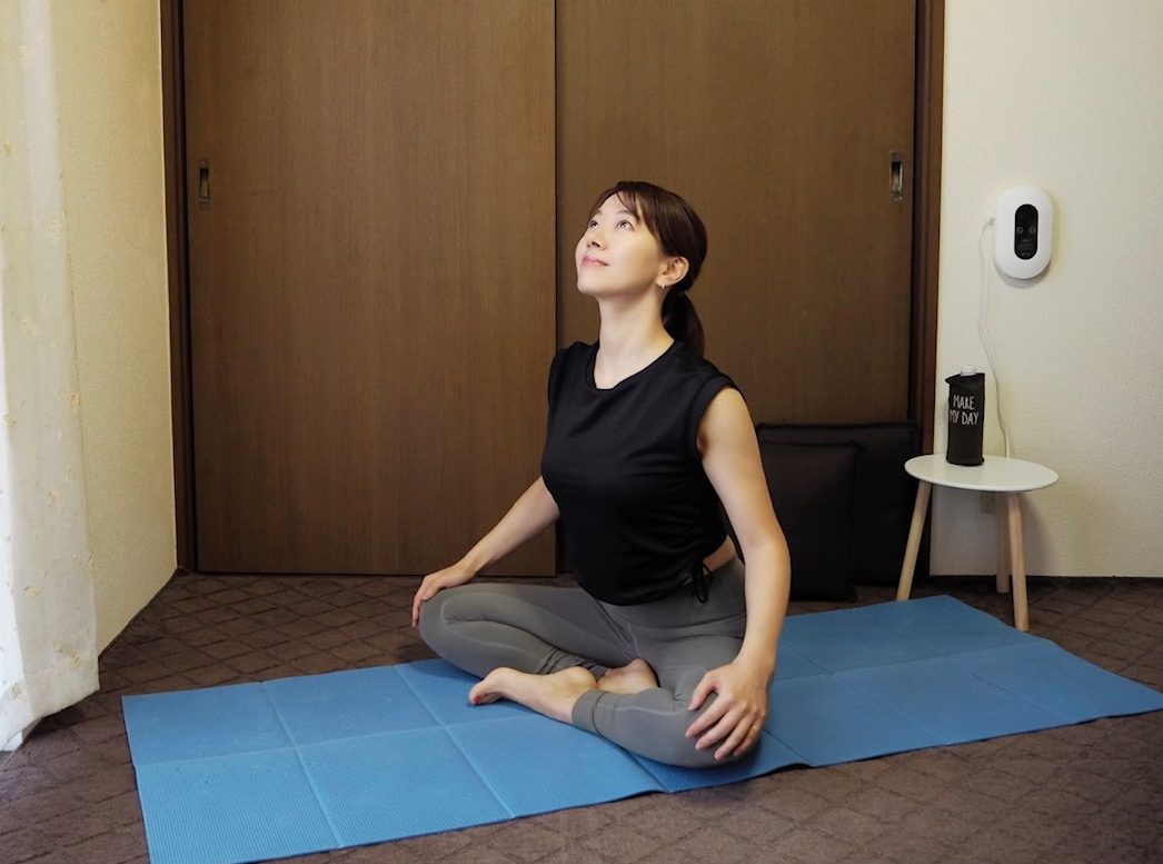 【筋トレ嫌いでもお腹スッキリ】簡単すぎる腹筋ストレッチのやり方