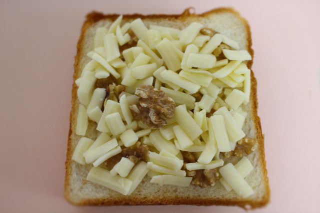 くるみチーズトースト 作り方2