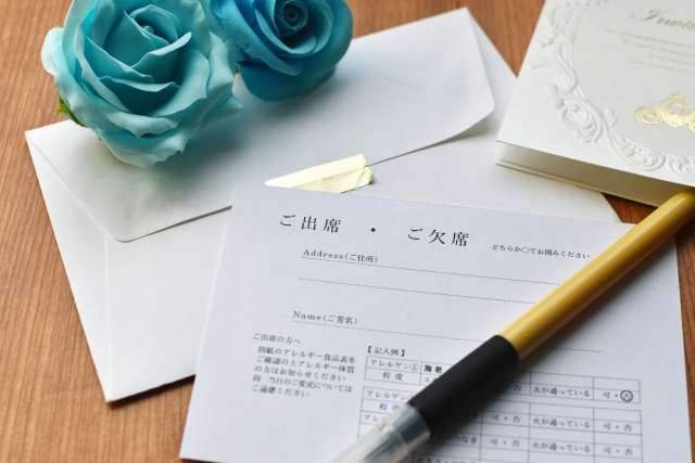 気持ちが伝わる！招待状の「返信ハガキ」書き方マナー8つ