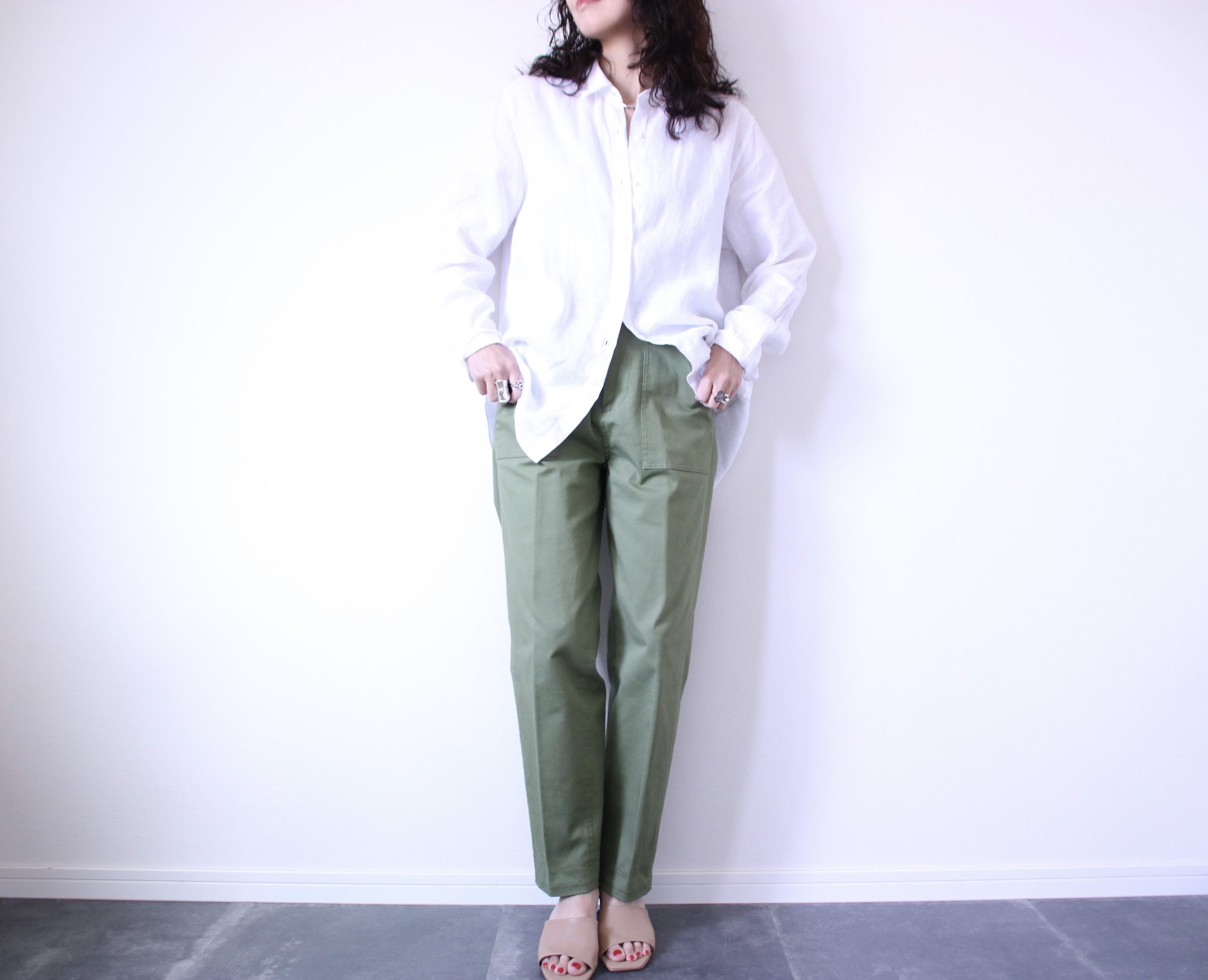 夏まで活躍！UNIQLO「プレミアムリネンシャツ」着回しコーデ3パターン